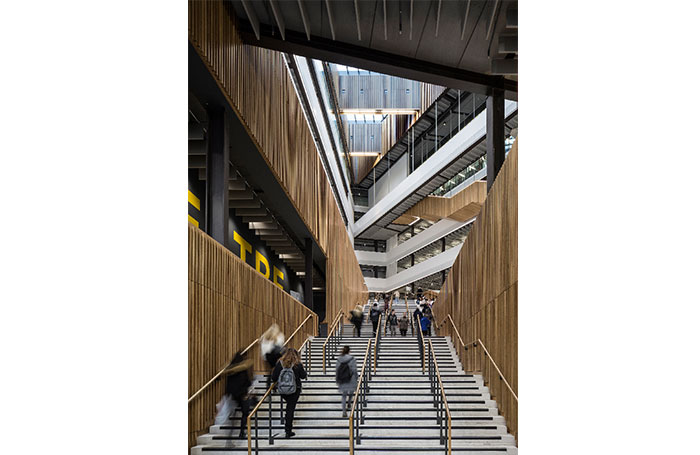 CityofGlasgowCollegeEntranceCityCampusKeithHunterjpg
