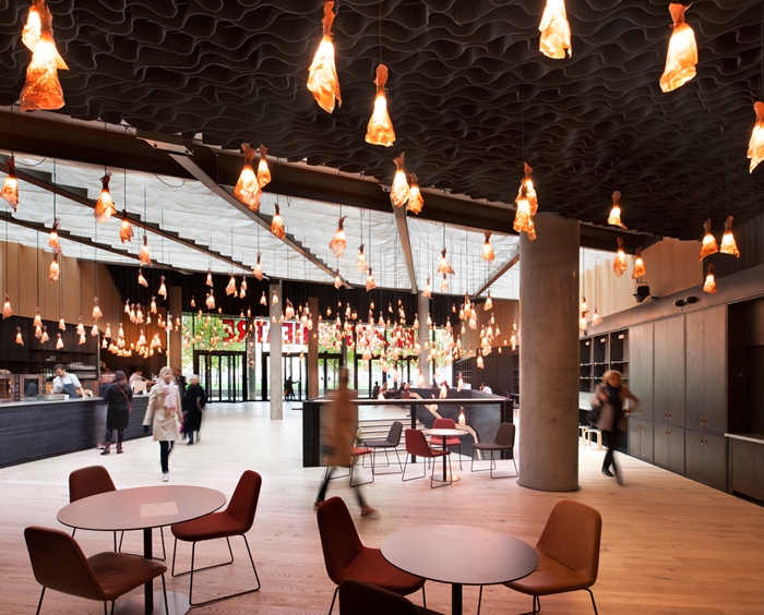 BridgeTheatre2492PhilipVileWEBIMAGE5jpg