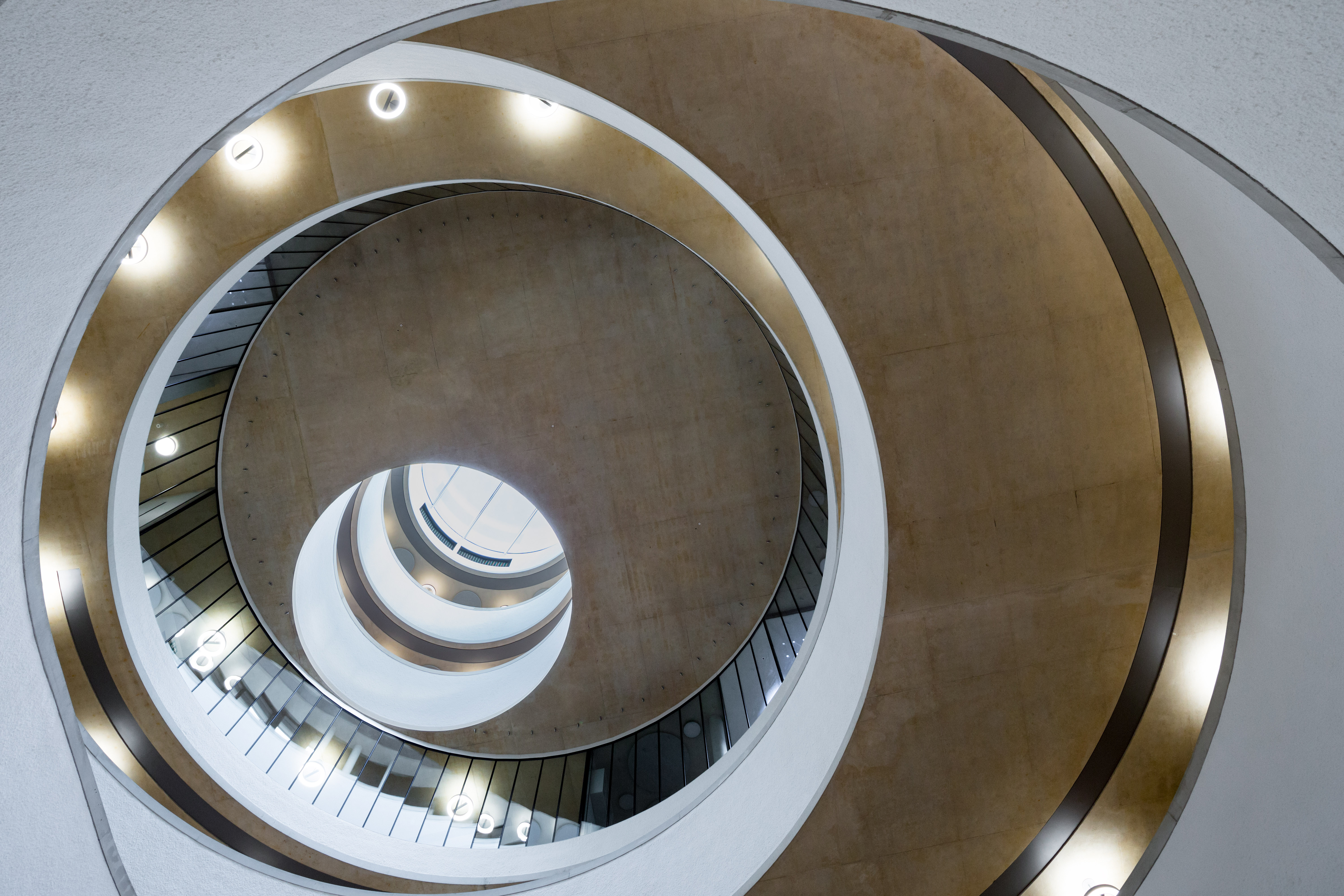BlavatnikSchoolofGovernmentPressImageIwanBaan4jpg
