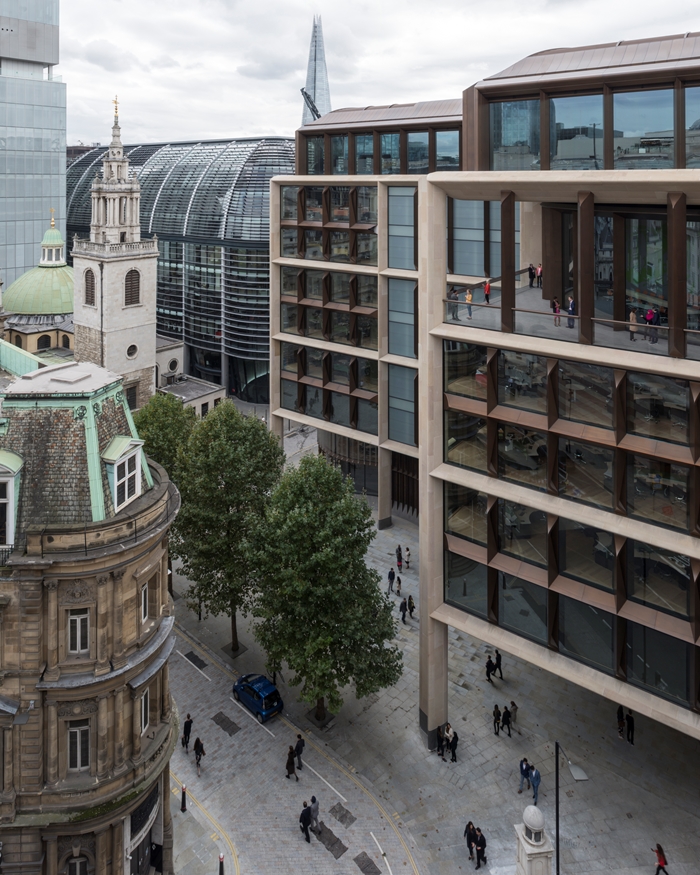 BloombergLondon2292JamesNewtonWEBIMAGE7jpg
