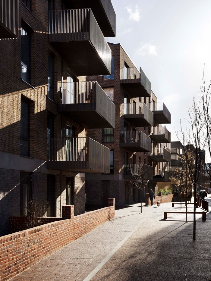 BrentfordLockWest2378RoryGardinerWEBIMAGE7jpg