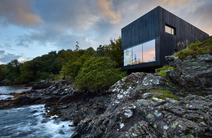 BlackHouse1Bresizedjpg