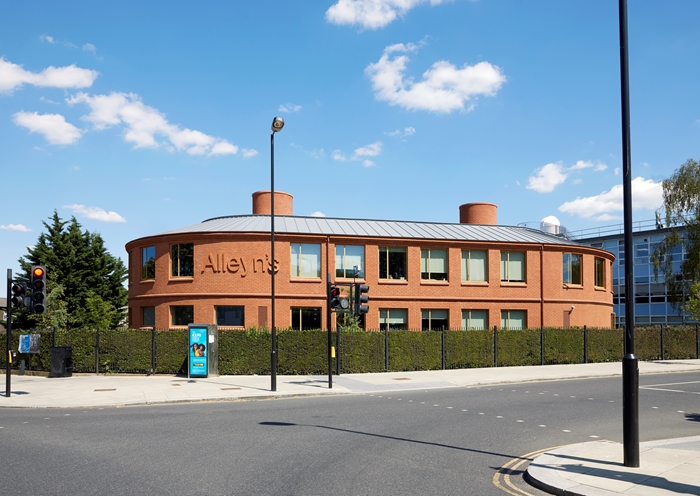 Alleyns School Lowe3026Paul RiddleWEBIMAGE1jpg