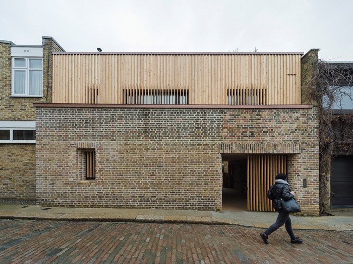 Camden Mews3176Tim CrockerWEBIMAGE2jpg
