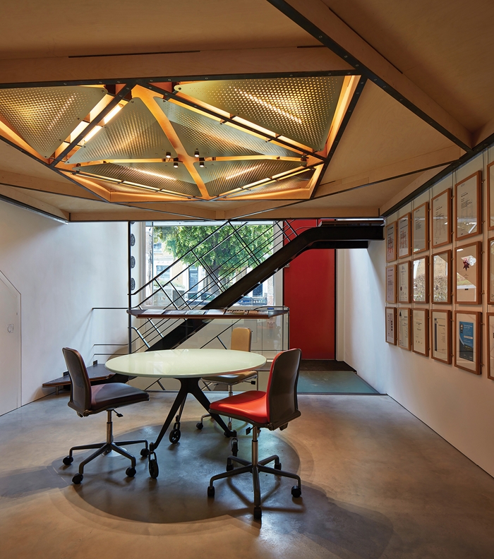 KnoxBhavanStudio2266DennisGilbertWEBIMAGE8jpg