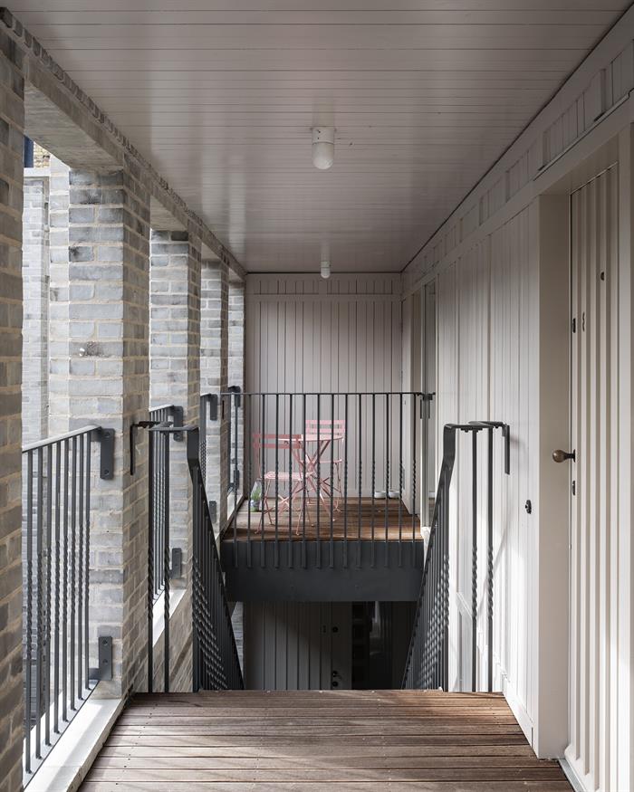 Lavender Hill Courtyard Housing221Johan DehlinWEBIMAGE4jpg