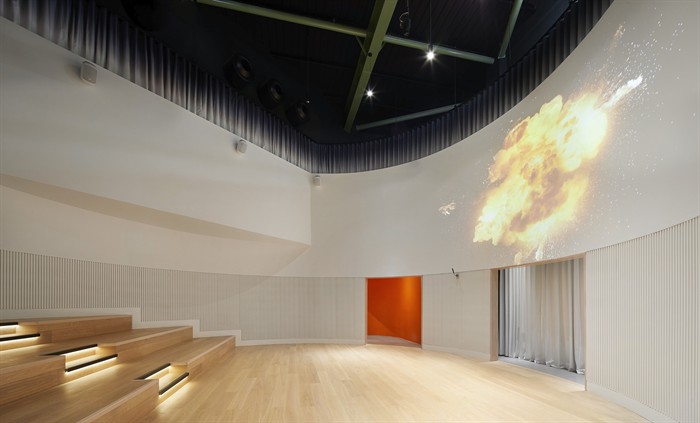 Wonderlab The Bramall GalleryHuftonCrowWEBIMAGE8jpg