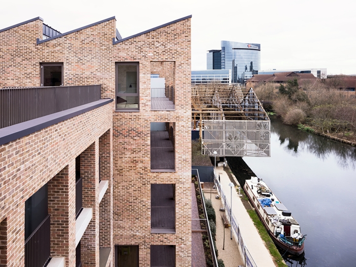 BrentfordLockWest2378RoryGardinerWEBIMAGE4jpg