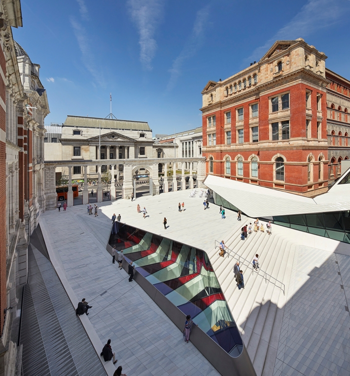 VictoriaandAlbert2139HuftonCrowWEBIMAGE2jpg