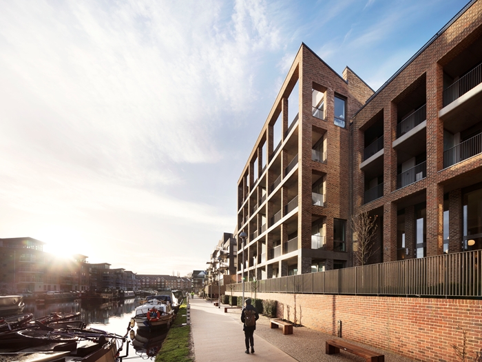 BrentfordLockWest2378RoryGardinerWEBIMAGE3jpg