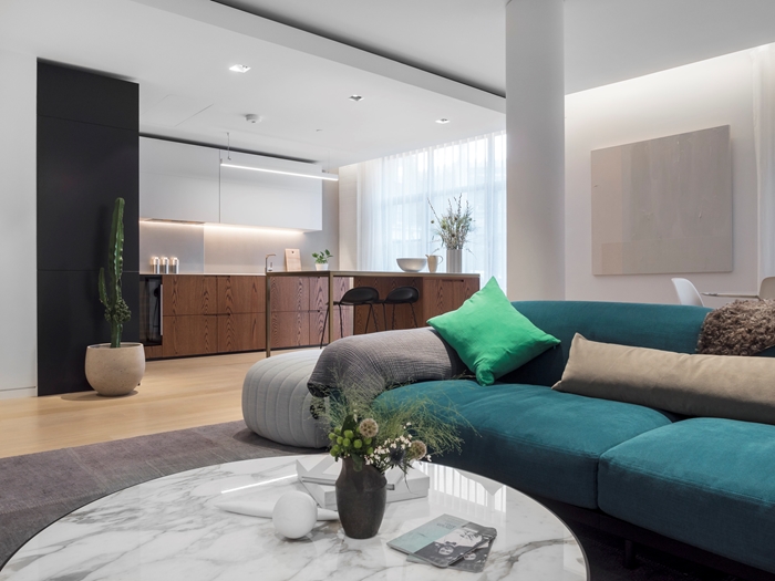 Barts Square4675Alex UptonWEBIMAGE5jpg