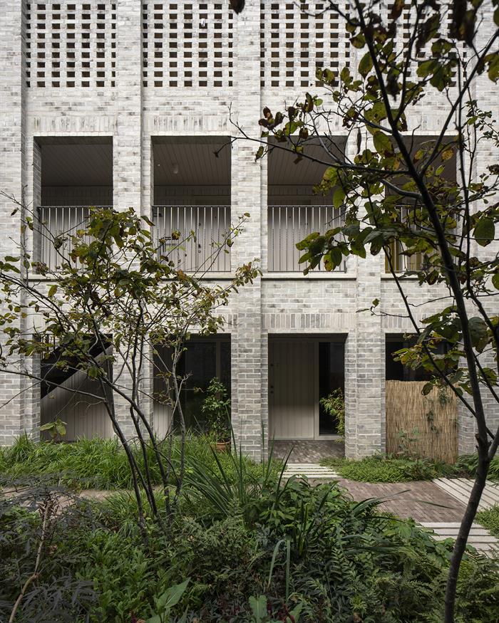 Lavender Hill Courtyard Housing221Johan DehlinWEBIMAGE3jpg