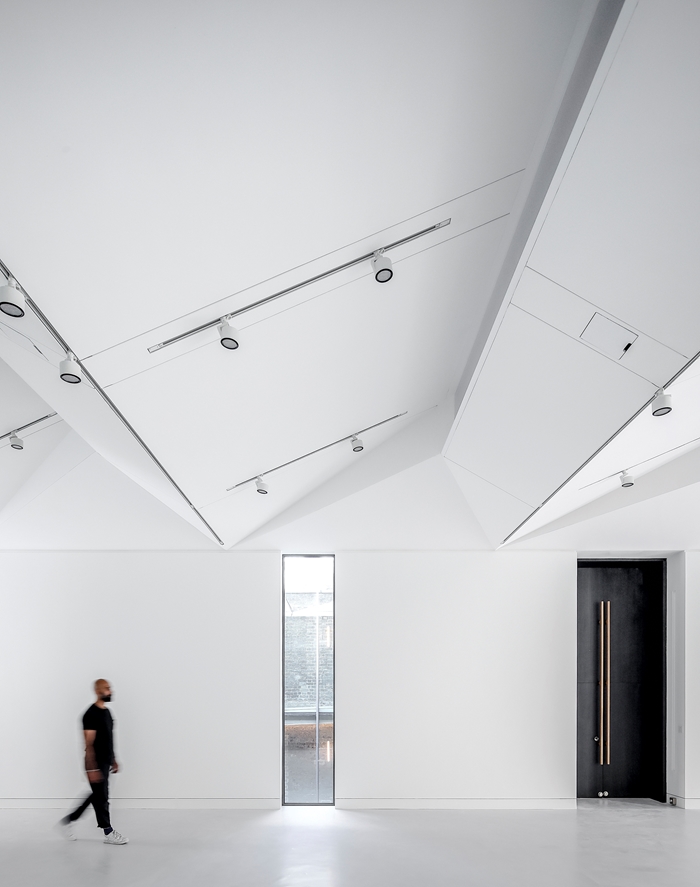 Cromwell Place4831Taran WilkhuIMAGE4jpg