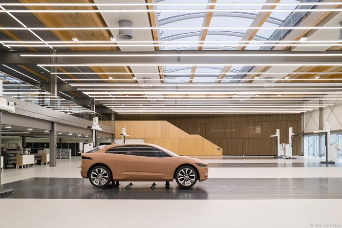 Jaguar Land Rover Ad4016Nick GuttridgeWEBIMAGE6jpg