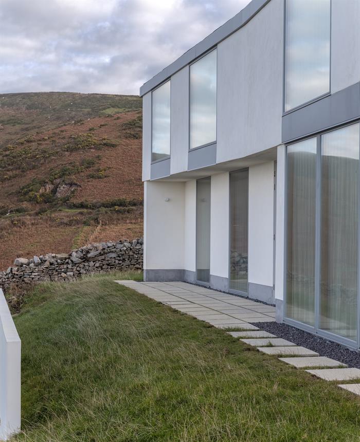 Rhossili House262Peter CookWEBIMAGE3jpg