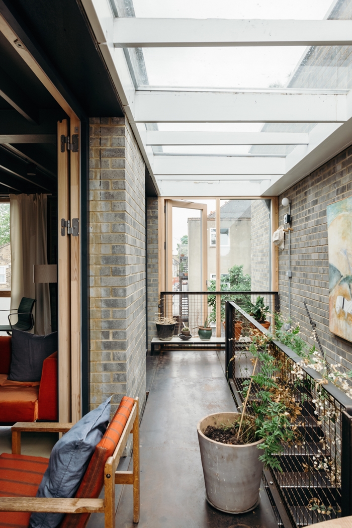 Sideways House4803Mark Anthony Fox WEBIMAGE4jpg