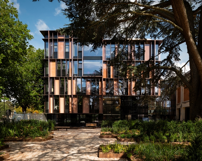 The Beecroft Buildin2843Jim StephensonWEBIMAGE1jpg