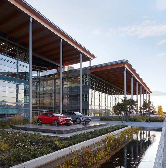 Jaguar Land Rover Ad4016Hufton CrowWEBIMAGE9jpg