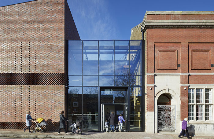 Plumsteadcentrelondon700x455jpg