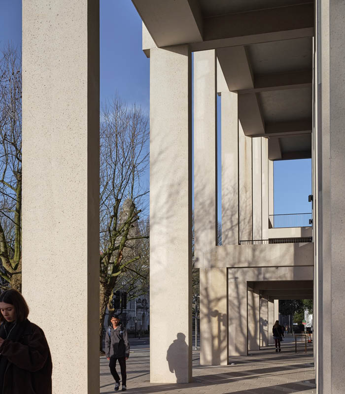 KingstonUniversityTownHouseDennisGilbert imagethree700x800jpg