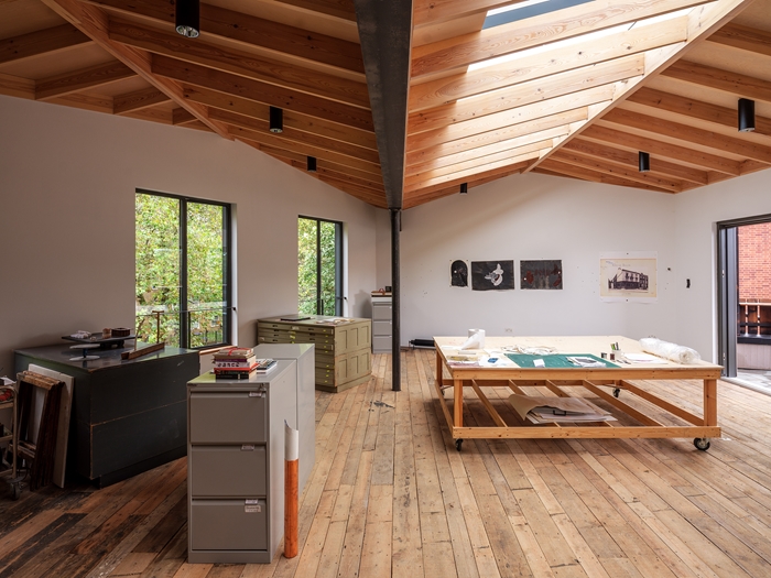 Artist Studio S700x525interiorofficeCreasyjpg