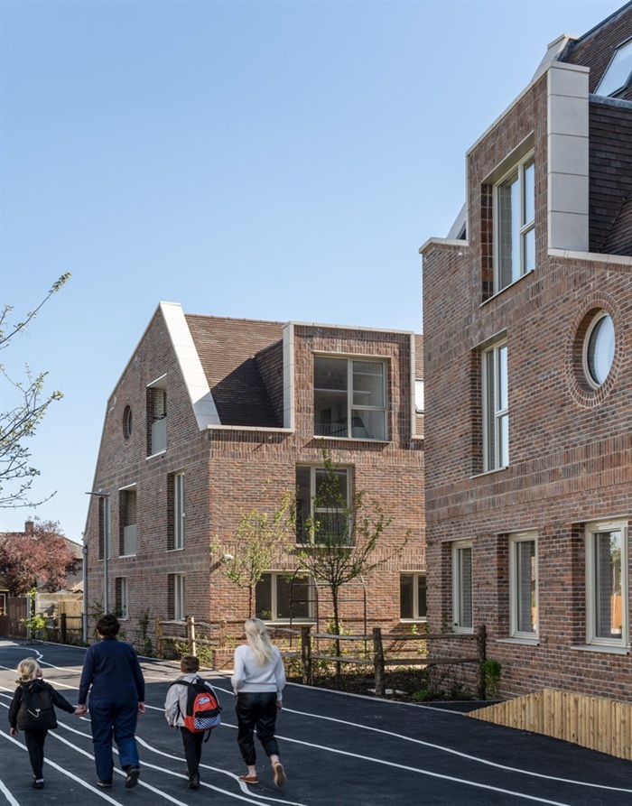 Becontree AvenueFrenchTyeWEBIMAGE3jpg