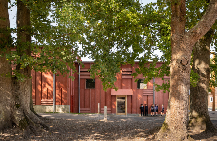 Horris Hill School Theatre by Jonathan Tuckey Design 700 x 455png