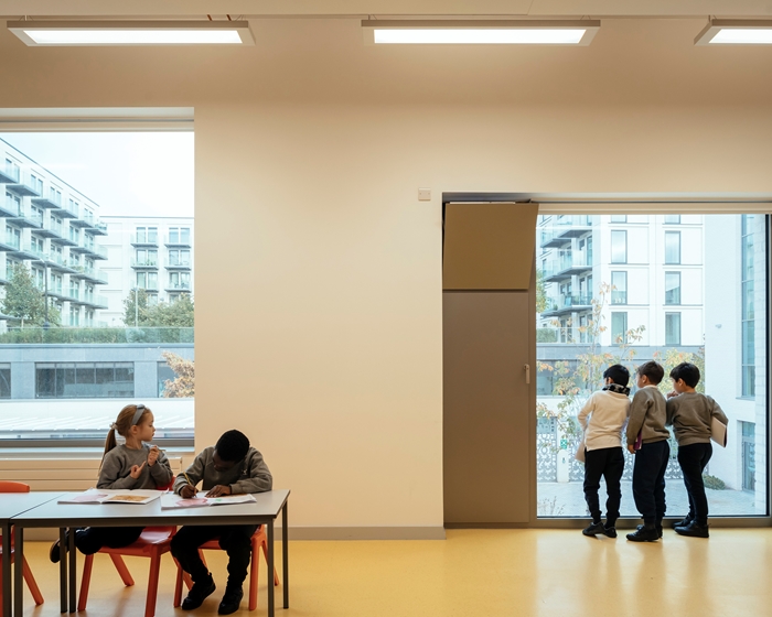 Royal Wharf Primary 700x560yellowclassroomJim Stephensonjpg