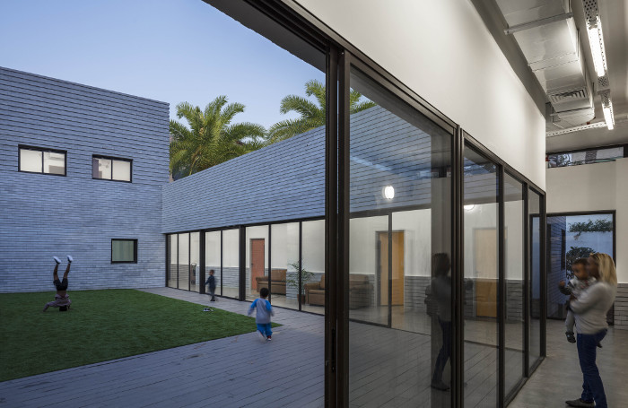 amosgoldreicharchitectsshelter700x455imagewebimagejpg