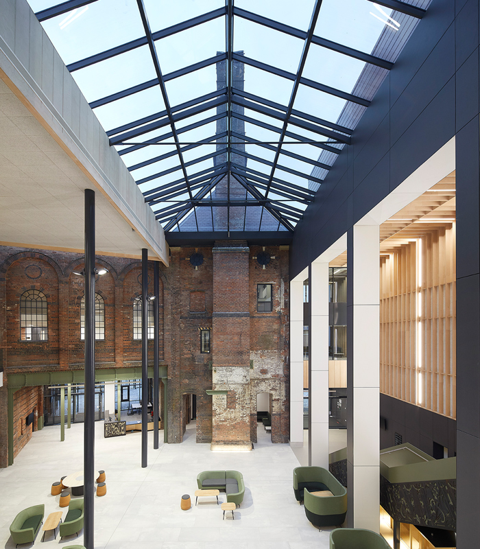 univwolverhamptonbody700x800jpg