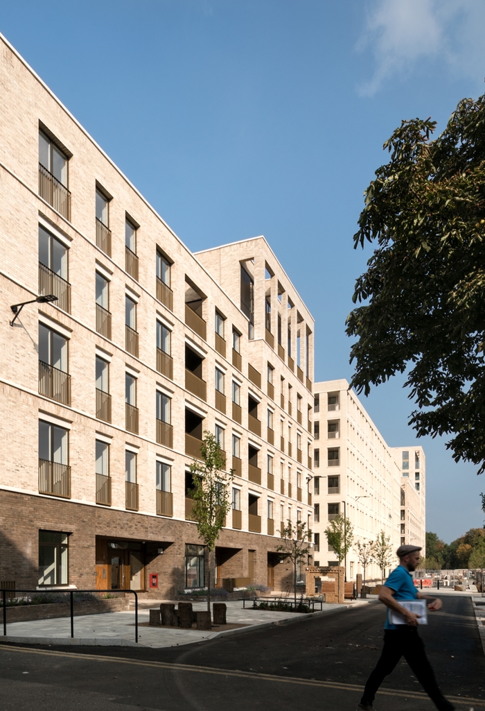 KingsCrescentEstat2578MarkHaddenWEBIMAGE1jpg