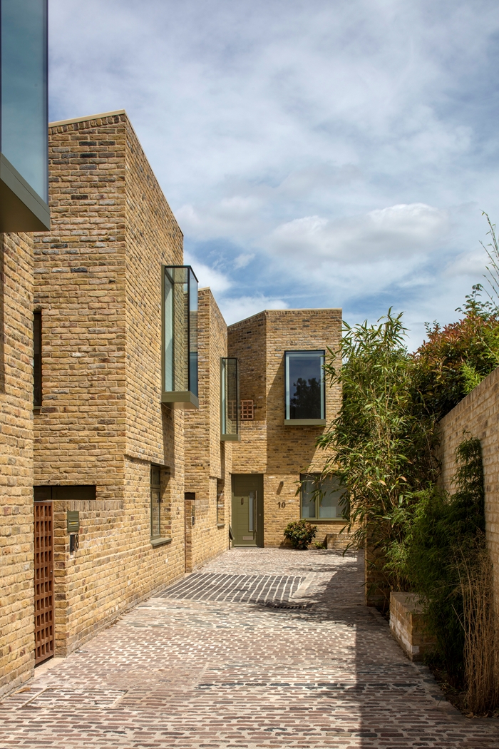 Moray Mews3427Morley von SternbergWEBIMAGE3jpg