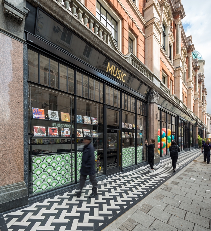 TheDepartmentStore2194JamesJonesWEBIMAGE3jpg