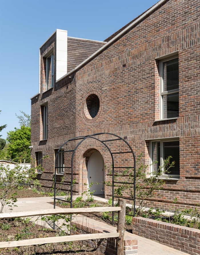 Becontree AvenueFrenchTyeWEBIMAGE8jpg