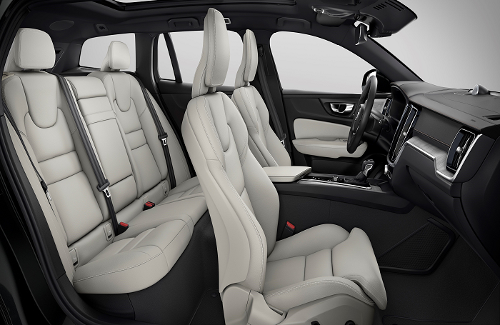 ResizedNewVolvoV60CrossCountryinteriorv2bmp