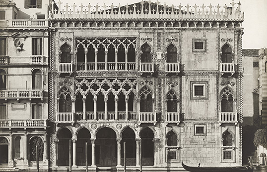 Black and white image of Ca' d' Oro in Venice