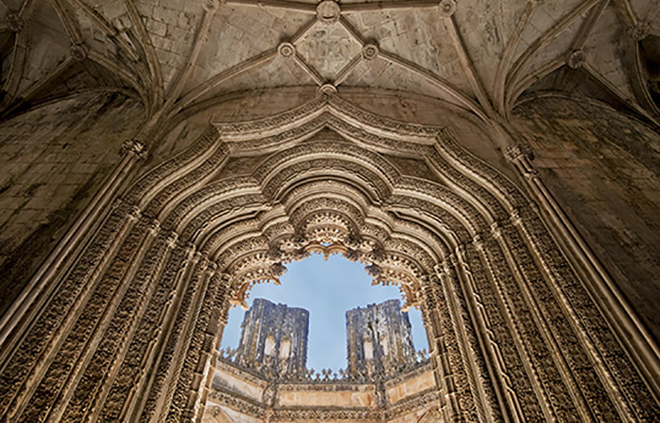 Colour image of detail of the vaulting of Capelas Imperfeitas, Monastery of Batalha